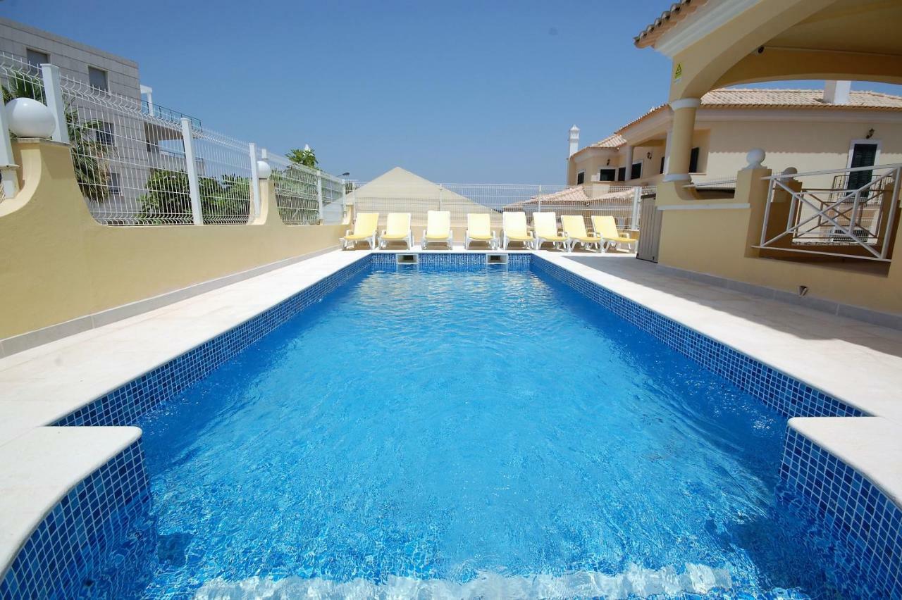 Villa Alice - Free Wifi & Air Co & Swimming Pool - By Bedzy アルブフェイラ エクステリア 写真